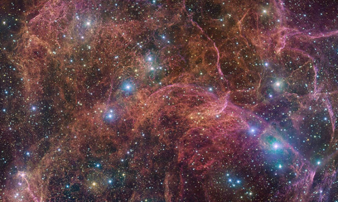 Vào đúng dịp lễ Halloween, Đài thiên văn Nam Âu (European Southern Observatory - ESO) đã công bố hình ảnh về bóng ma của một ngôi sao khổng lồ.