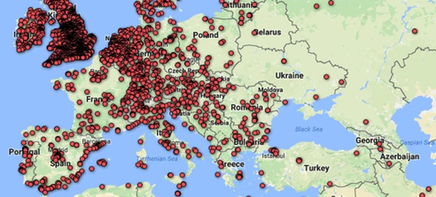 Chỉ khoảng 2% những người sống ở khu vực phát hiện The Hum nghe thấy âm thanh, phần lớn họ nằm trong độ tuổi 55 - 70, theo nghiên cứu năm 2003 của cố vấn âm thanh Geoff Leventhall ở Surrey, Anh. Đa số những người nghe thấy The Hum mô tả âm thanh tương tự như tiếng một động cơ diesel chạy đều đều ở gần. Tiếng kêu thực sự khiến mọi người tuyệt vọng.