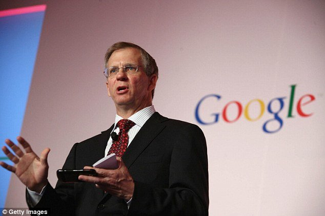 Đây là một trong điều siêu điên rồ mà chỉ một số người kỳ quặc mới dám làm những. Đến ngày 24/10/2014, kỷ lục của anh đã bị phá vỡ bởi Alan Eustace người đã nhảy từ 135,907 ft.