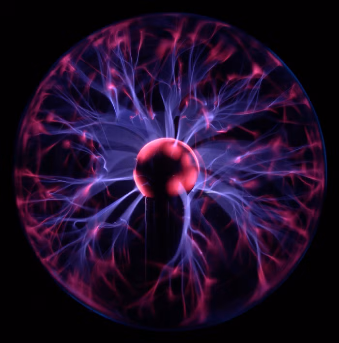 Nghiên cứu đến từ Trường Vật lý của Trường ĐH Hyderabad (Ấn Độ) giải thích: "Khí trung hòa không thể tự tạo ra từ trường. Nhưng khi vũ trụ có từ trường "hạt giống" ban đầu, nó có thể được khuếch đại theo sự phát triển của vũ trụ, khi khí trung hòa dần được thay đổi thành plasma mang điện. Nguồn gốc của từ trường "hạt giống" đầu tiên đó là một bí ẩn lâu dài trong thiên văn học".