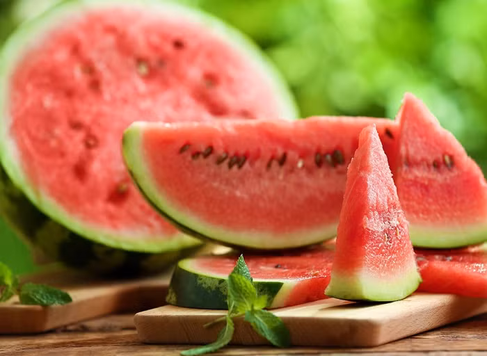 Hầu hết các loại sỏi phủ đất này đều chứa tro và canxi, việc phủ sỏi lâu ngày sẽ khiến lớp đất ban đầu mất đi độ phì nhiêu cơ bản.