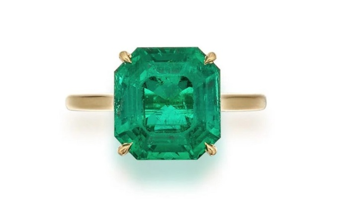 Dự kiến bán đấu giá lần đầu tiên vào tháng 12 tới, chiếc nhẫn thuộc quyền sở hữu của vợ giám đốc điều hành công ty Perdue Farms.