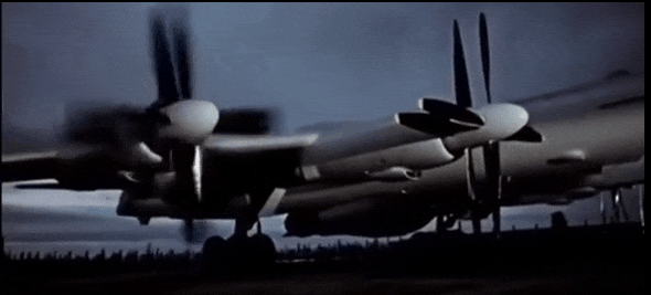 Chiếc máy bay Tu-95V được giao sứ mệnh mang loại vũ khí khủng khiếp này.