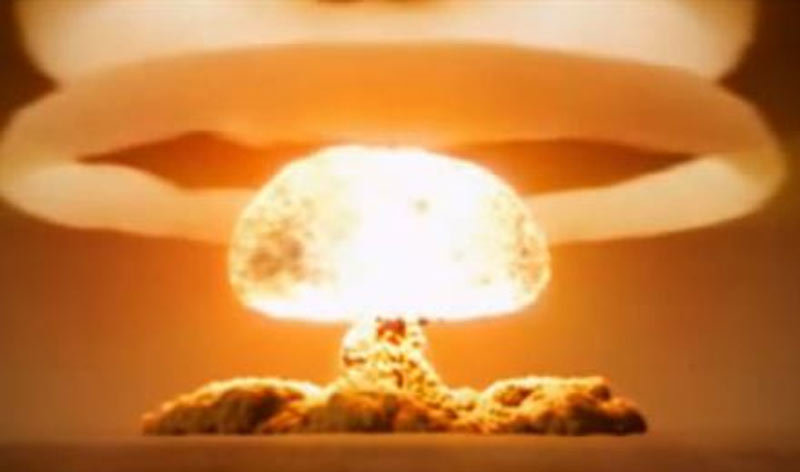 Với sức mạnh khủng khiếp như vậy, quả bom với biệt danh "cây nấm từ hỏa ngục" này đã gây chấn động cho Phương Tây, khiến Mỹ dừng cuộc chạy đua hạt nhân.