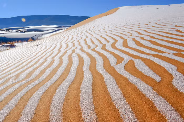Tuyết rơi ở sa mạc Sahara được coi là hiện tượng “bất thường nhưng không phải là chưa từng thấy”.
