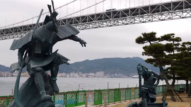 Được biết, những con cua truyền thuyết Heikegani có kích thước rất nhỏ, chỉ chừng 4cm. Theo giải thích khoa học, con người thấy phần mai cua giống hệt mặt người là do một hội chứng có tên “pareidolia” tạo nên, hay còn biết tới như một loại “ảo giác”.