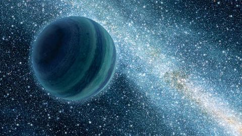 Theo giả thuyết với độ tin cậy lớn về nguồn gốc muôn loài, vài thiên thạch và sao chổi có thể đã mang những hạt mầm này xuống Trái Đất sơ khai, từ đó kết hợp với các yếu tố sẵn có lên hành tinh để sinh ra các phân tử thuộc về cơ thể sống đầu tiên.