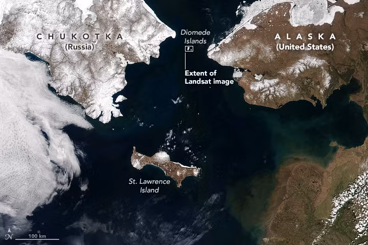 Theo điều tra của chính quyền Mỹ, hơn 90% dân số trên đảo là người bản xứ. Trong 43 hộ gia đình, hơn 37% là trẻ em dưới 18 tuổi, gần 21% các đôi sống cùng nhau, hơn 32% nhà vắng bóng đàn ông, trong khi 18,6% là người độc thân. Thu nhập người dân ở đây không cao, nhiều hộ gia đình được xếp vào dạng nghèo.