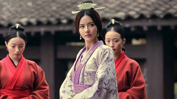 Điều đáng sợ hơn nữa là ban đầu người này đã lên kế hoạch muốn giết cả Hoàng đế. Phát hiện ra sự thật chấn động này, Chu Đệ đã đem toàn bộ cung nhân trong cung của Lã thị đã bị khép tội mưu phản và xử tử bằng lăng trì.