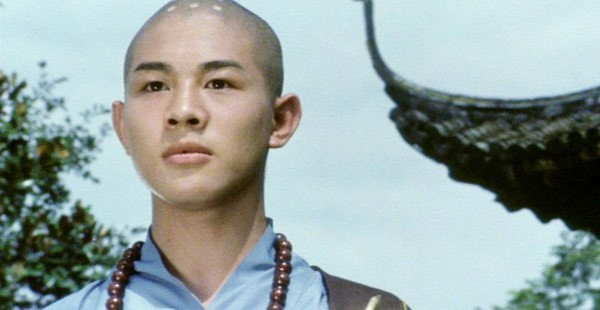  4. Những dấu nhang trên đầu các nhà sư: Hẳn những bạn mê phim Trung Quốc không lạ gì những dấu chấm tròn hay còn gọi là Jieba trên đầu các nhà sư Thiếu Lâm.