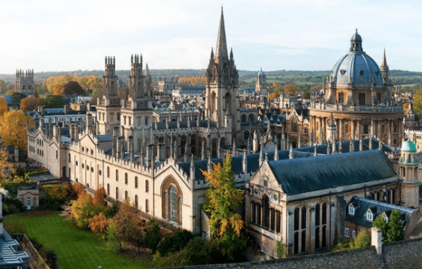 Theo nhà nghiên cứu Shang-Min Tsai từ Đại học Oxford (Anh), tác giả chính, đây là bằng chứng cụ thể đầu tiên về phản ứng quang hóa của ngoại hành tinh. Ngoài ra James Webb còn tìm ra dấu hiệu rõ ràng của natri, kali, hơi nước, CO2... trong bầu khí quyển đặc biệt này.