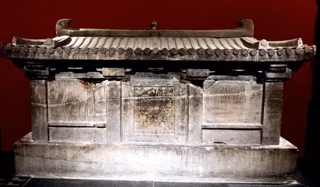 Công chúa Lạc Bình tên là Dương Lệ Hoa, vốn là hoàng hậu của Bắc Chu Tuyên Đế Vũ Văn Uân.