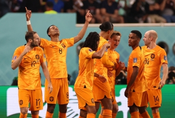 Qatar thua cả 2 trận trước Ecuador và Senegal nên họ chính thức bị loại. Sau hai lượt trận, Hà Lan và Ecuador chia nhau hai vị trí dẫn đầu với 4 điểm, Senegal có 3 điểm, tạm đứng thứ 3.