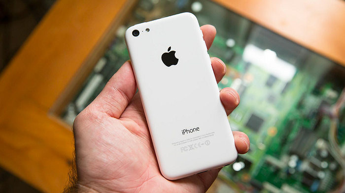 Ngôn ngữ thiết kế này tương tự như mẫu iPhone 5c ra đời cách đây 9 năm, với màn hình phẳng và mặt lưng cong. Hoặc giống MacBook Pro 14 và 16 inch thế hệ mới.