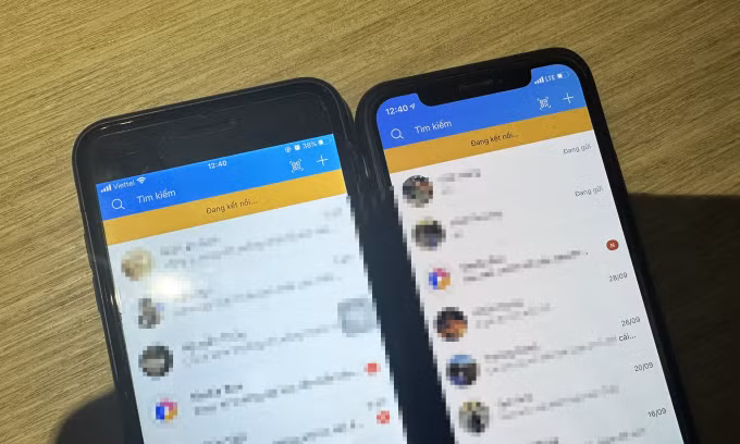 Chị Ánh cho biết, bản thân ít khi sử dụng Zalo, nhưng trưa nay được một người bạn chia sẻ thông tin qua ứng dụng nên phải truy cập. "Khi mở đoạn chat, ứng dụng không tải được tin nhắn mới. Tin nhắn gửi đi ở trạng thái 'đang gửi' cả tiếng đồng hồ", chị này chia sẻ.