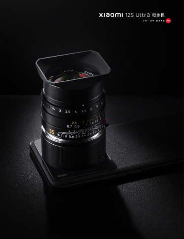 Hơn nữa, cụm camera còn có cảm biến góc siêu rộng, tuy nhiên lại không có ống kính zoom. Khả năng zoom sẽ được bổ sung bởi ống kính ngoài. Hiện tại đây là tất cả thông tin mà nhà sản xuất chia sẻ về Xiaomi 12S Ultra Concept Edition.