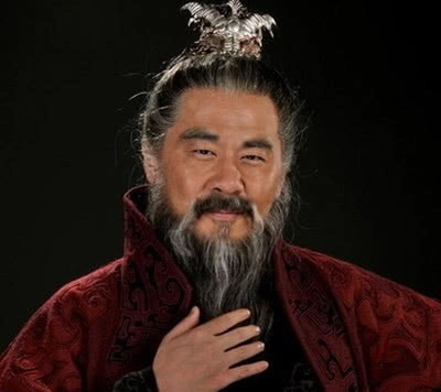 Tào Tháo (155-220), biểu tự Mạnh Đức, tiểu tự A Man là nhà chính trị, nhà quân sự và còn là một nhà thơ nổi tiếng cuối thời Đông Hán trong lịch sử Trung Quốc. Ông là người đã đặt cơ sở cho thế lực quân sự cát cứ ở miền Bắc Trung Quốc, lập nên chính quyền Tào Ngụy thời Tam Quốc. Ông được con trai truy tôn là Thái Tổ Vũ Hoàng đế.