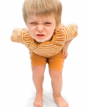 Thiếu canxi cũng khiến bé luôn cảm thấy khó chịu, bồn chồn, bứt rứt, quấy khóc. Nếu không bổ sung canxi kịp thời, sẽ dẫn đến bé chán ăn, thờ ơ với xung quanh, chậm phát triển tâm lý.