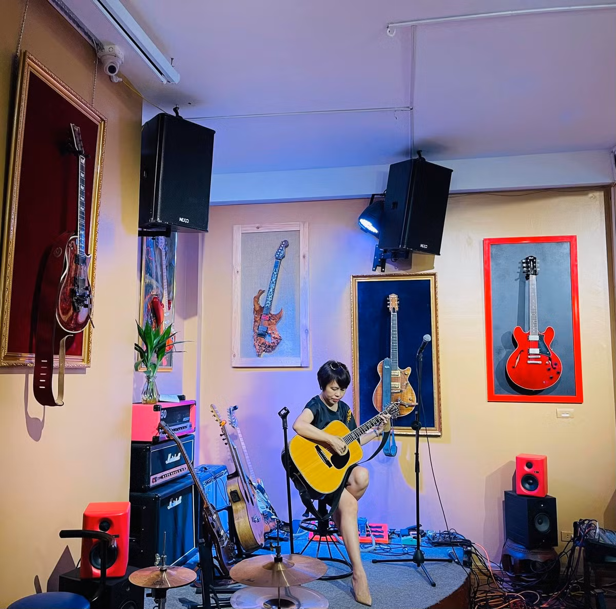 Nha bao Dang Thi Phuong Thao - Pho Tong bien tap Bao Thanh Nien: “Hanh phuc la nhung dau tru”-Hinh-8