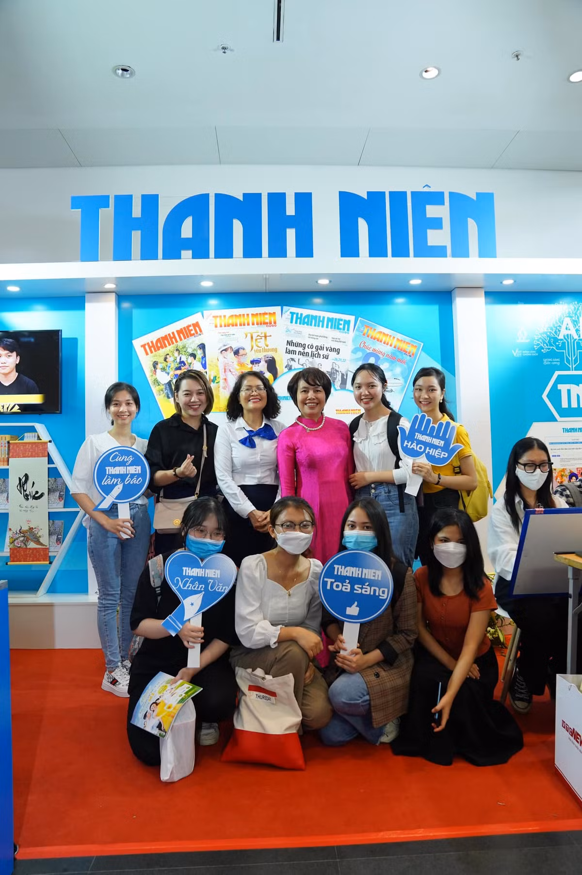 [eMagazine] Nha bao Dang Thi Phuong Thao - Pho Tong bien tap Bao Thanh Nien: “Hanh phuc la nhung dau tru”-Hinh-4