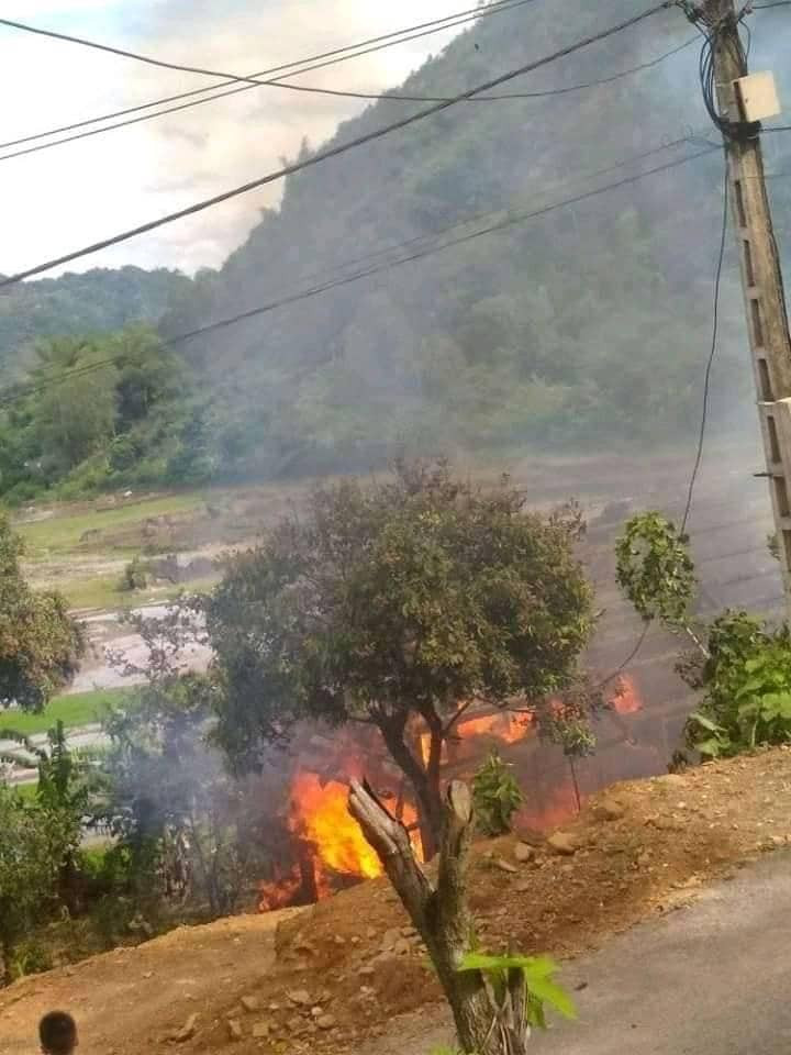 Sơn La: Nghịch lửa tại đống rơm cháy luôn nhà Son La: Nghich lua tai dong rom chay luon nha