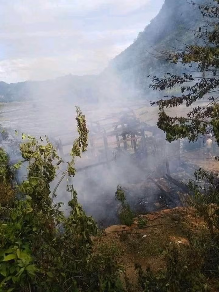 Son La: Nghich lua tai dong rom chay luon nha-Hinh-3