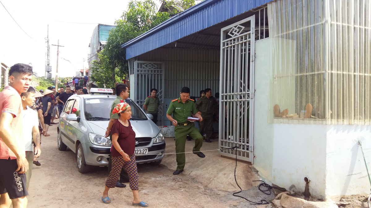 He lo nguyen nhan vu nguoi dan ong tuoi xang dot 5 nguoi trong nha-Hinh-4