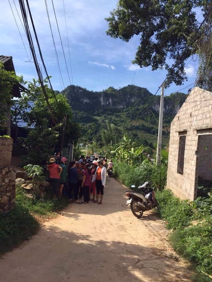 He lo nguyen nhan vu nguoi dan ong tuoi xang dot 5 nguoi trong nha