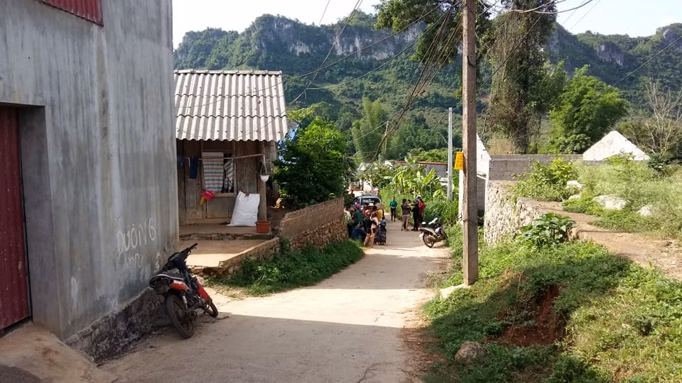 Các nạn nhân được xác định gồm: Hà Thị Huế (sinh năm 1993 – đã chết), Hà Thị Hoàn (sinh năm 1963 – mẹ nạn nhân Huế), Hà Linh Dung (sinh năm 2016), Hà Thị Yến (2010) và Nguyễn Văn Bình