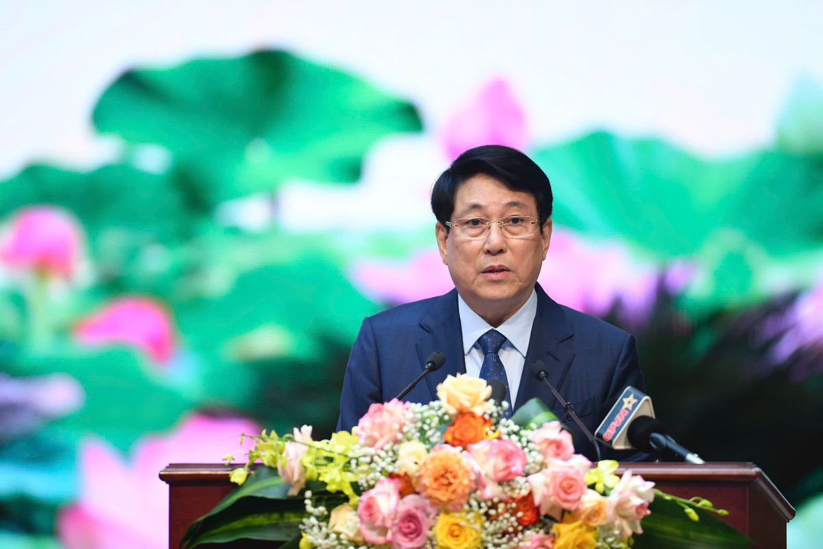 Chủ tịch nước Lương Cường: Tiếp tục xây dựng quân đội “tinh, gọn, mạnh” Chu tich nuoc Luong Cuong: Tiep tuc xay dung quan doi “tinh, gon, manh”