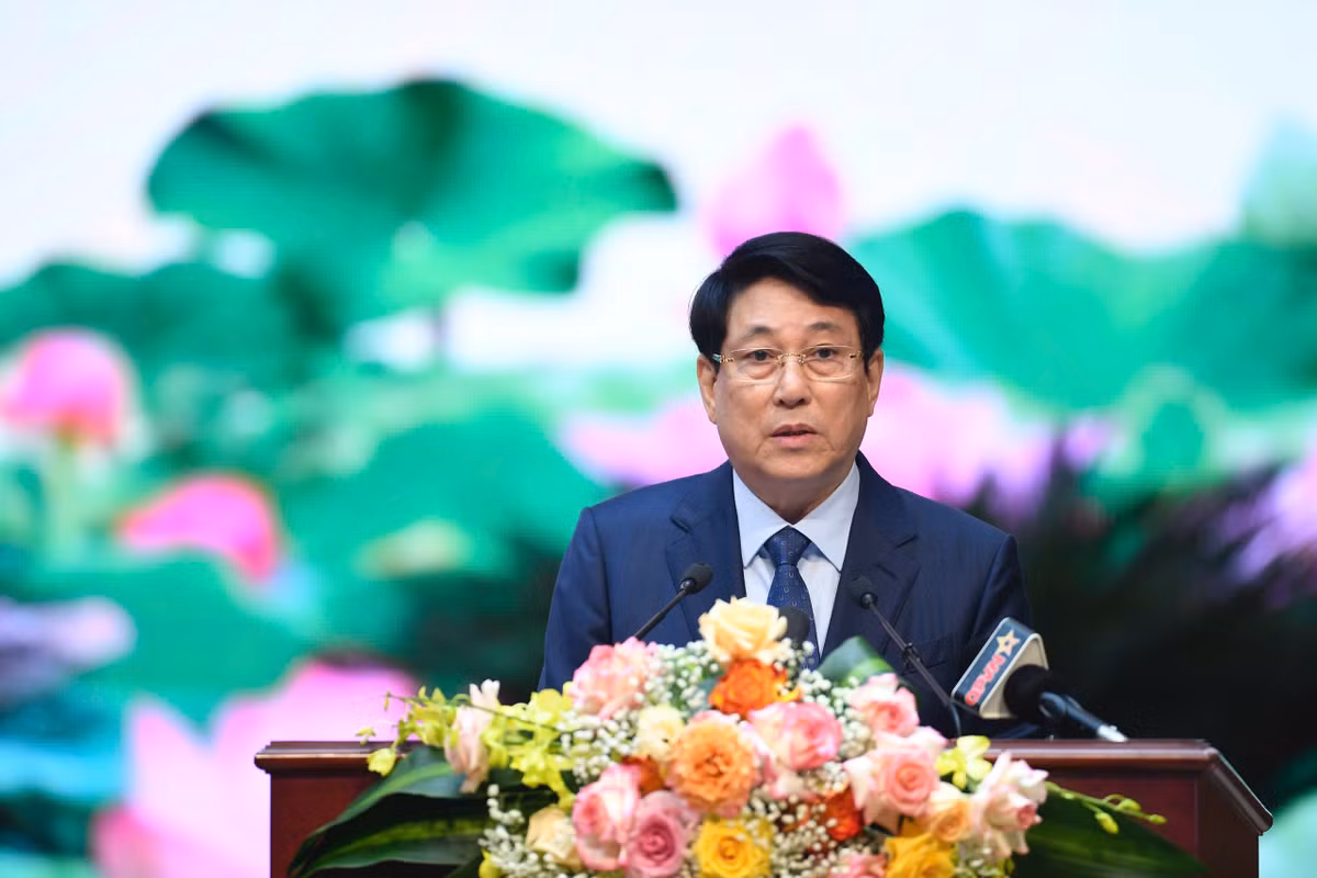 Chủ tịch nước Lương Cường: Tiếp tục xây dựng quân đội “tinh, gọn, mạnh” Chu tich nuoc Luong Cuong: Tiep tuc xay dung quan doi “tinh, gon, manh”