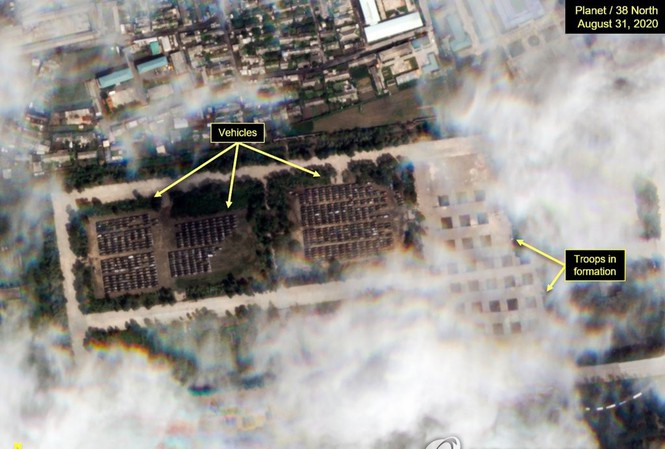 Anh ve tinh: Quan doi Trieu Tien tap duyet binh mung thanh lap Dang