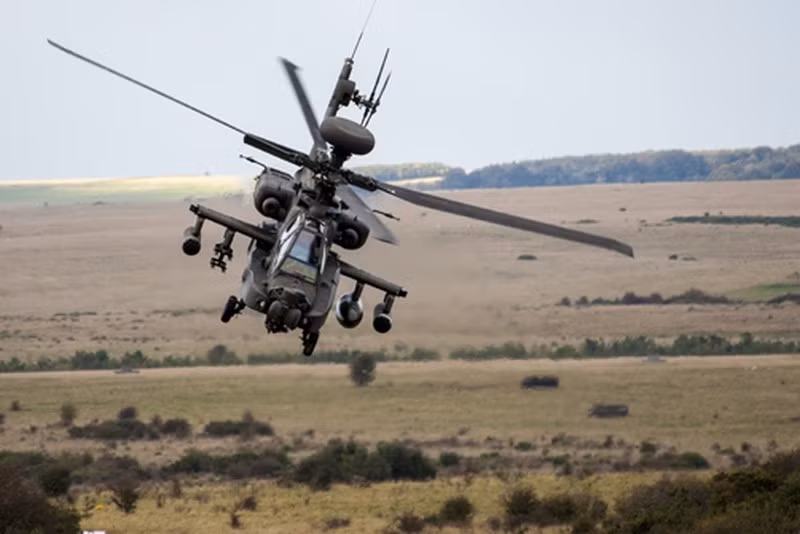 Trước khi Mỹ đổ tiền nâng cấp, trực thăng tấn công Apache của Hà Lan đã nhiều lần gặp sự cố với M-TADS/PNVS, nghiêm trọng nhất là vụ tai nạn xảy ra trong buổi huấn luyện bay đêm hồi năm 2018 khi 1 chiếc Apache đã không nhìn thấy đường điện cao thế trước mặt nên đã đâm thẳng vào.