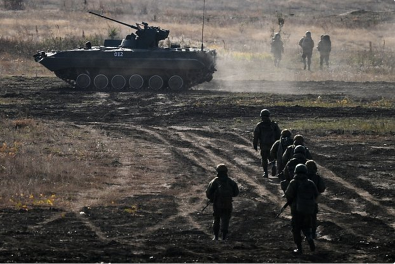 Vào tháng 11 năm ngoái, quân Nga từng tiến vào khu công nghiệp này nhưng không thể giữ vững do tuyến hậu cần liên tục bị quân Ukraine tấn công từ sườn. Hiện tại, dù quân Nga đã tái chiếm khu vực này, họ vẫn đang đối mặt với thách thức tương tự. Ảnh: RIA Novosti