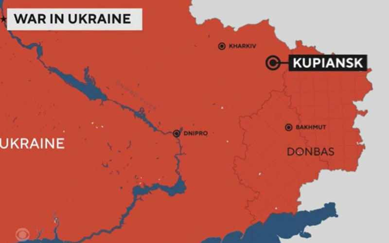 Xét về địa hình, Kupiansk là một trong những thành phố khó công phá nhất trên chiến trường và là trung tâm phòng thủ của tỉnh Kharkov. Thành phố này có nhiều con hào tự nhiên, trong đó lớn nhất là sông Oskil, chảy qua trung tâm thành phố, tạo thành một rào cản tự nhiên. Ngoài ra, nhiều nhánh sông của Oskil còn tạo ra nhiều tuyến phòng thủ tự nhiên bên ngoài thành phố, khiến quân Nga rất khó tấn công trực diện. Ảnh: CBS News