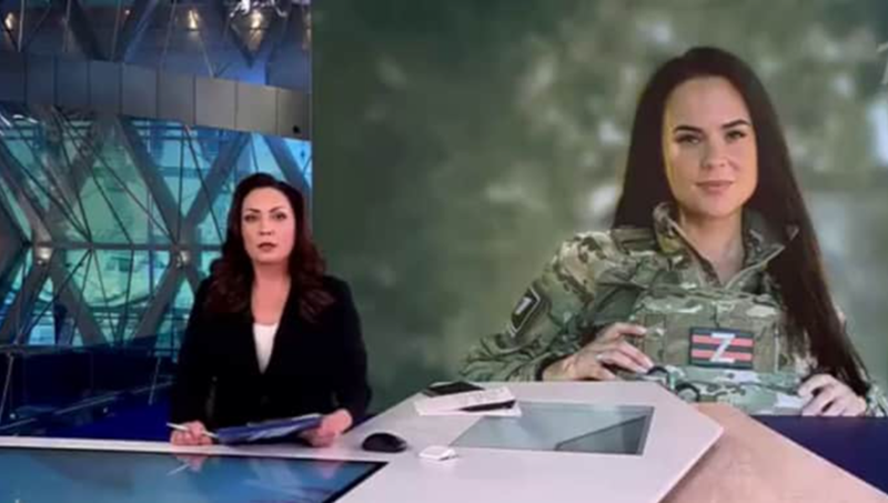 Những ngày gần đây, các phóng viên chiến trường của Nga trở thành mục tiêu tấn công. Sau khi ba phóng viên thiệt mạng do pháo kích vào ngày 24/3, 2 hôm sau (26/3), thêm một phóng viên Nga nữa tử vong. Theo tờ Military Chronicle, phóng viên Anna Prokofieva của Kênh 1 đã thiệt mạng do trúng mìn của quân đội Ukraine tại khu vực Demidovka, tỉnh Belgorod, trong khi quay phim cũng bị thương nặng. Ảnh: Telegram