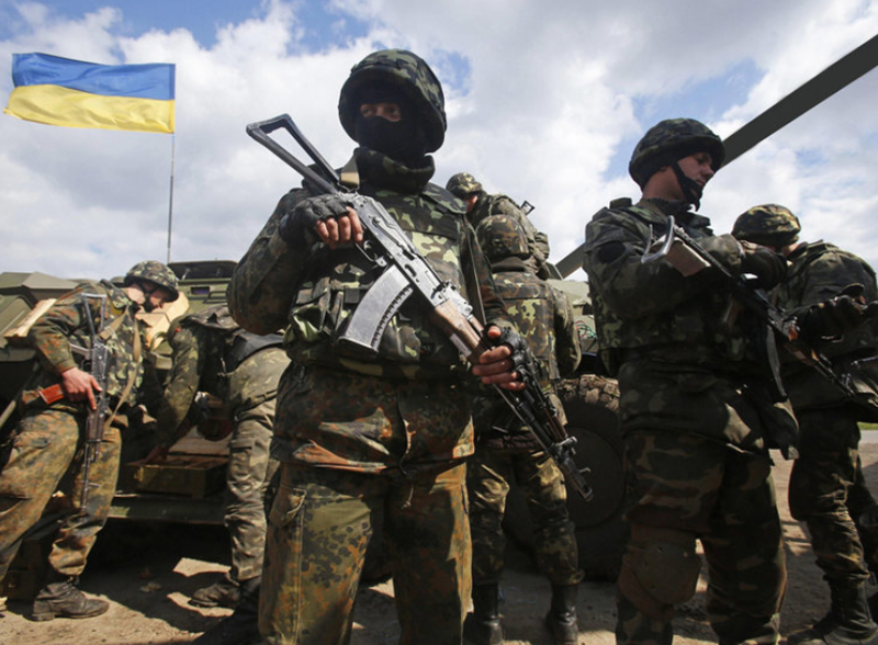 Sau một trận đánh dữ dội, Lữ đoàn 425 đã từ hai hướng đánh vào phía bắc làng Shevchenkove. Trong nhiều video do đơn vị này công bố, có thể thấy binh sĩ hai bên đã lao vào những trận chiến tầm gần khốc liệt trong làng – giao tranh giành giật từng ngôi nhà, từng con phố, từng tầng hầm. Ảnh: Mk.ru