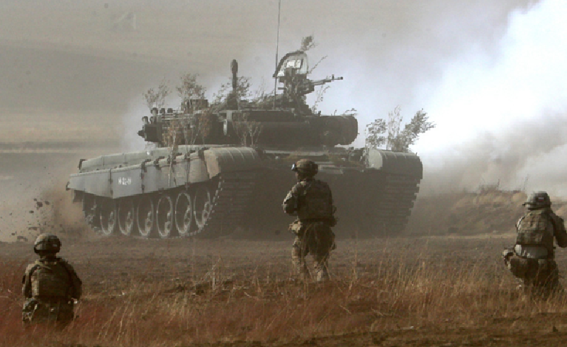 Ở khu vực gần Sukha Balka – phần nhô ra ở tây nam Toretsk, quân đội Ukraine vẫn tiến hành tập kích ban đêm ngay trong thời gian ngừng bắn. Kênh Telegram “Oleg Tsaryov” cho biết, thời gian gần đây, quân Nga đã tiến quá nhanh ở khu vực đáy của phần nhô ra, khiến sở chỉ huy của Ukraine bị hoảng loạn. Ảnh: TASS