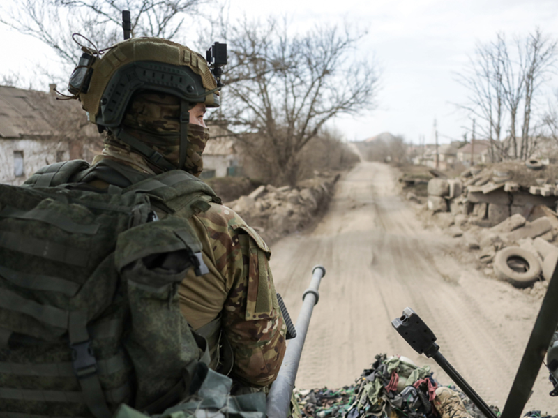 Quân đội Nga tiến công lại làng Makhnovka, chiếm trọn hai con đường ở phía nam và hai con đường ở phía đông. Những tàn dư của Quân đội Ukraine tại các con đường này đã bị quét sạch hoàn toàn. Ảnh: Global Look Press.