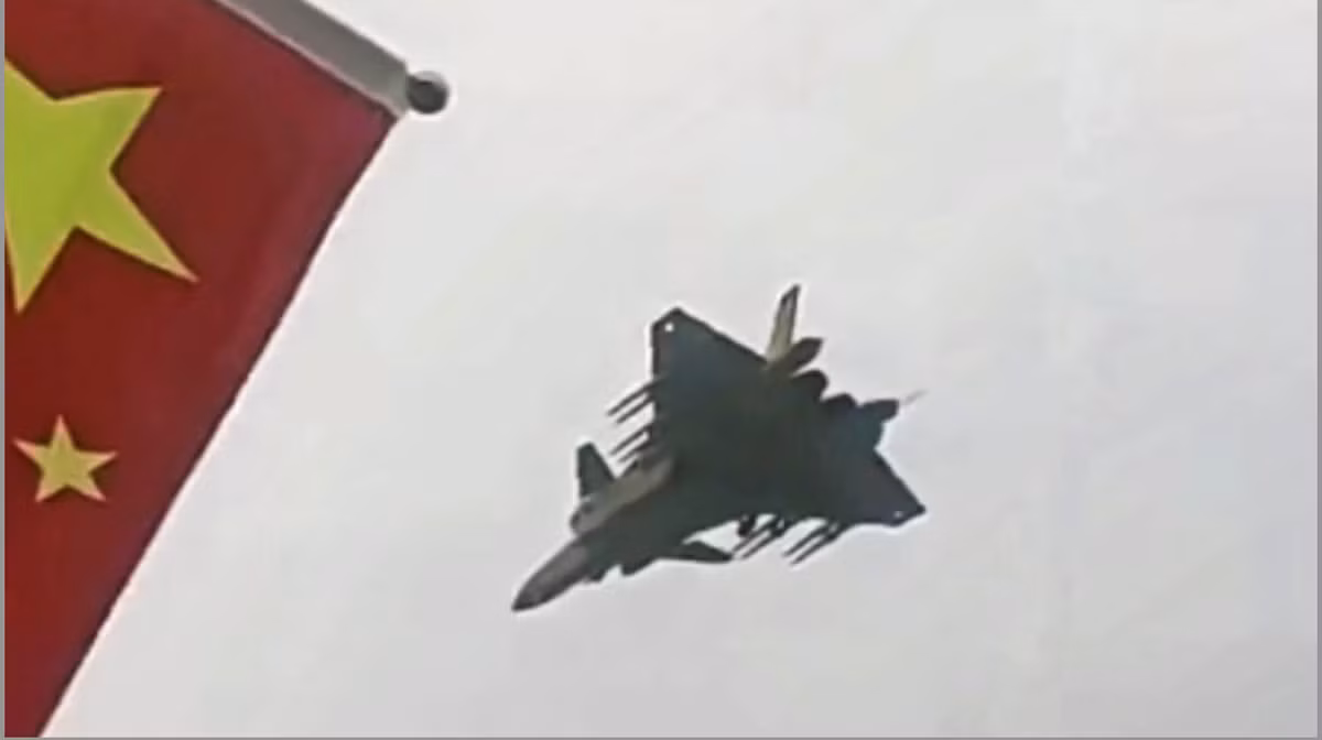 Lo dien cau hinh tan cong manh nhat cua J-20 Trung Quoc-Hinh-2