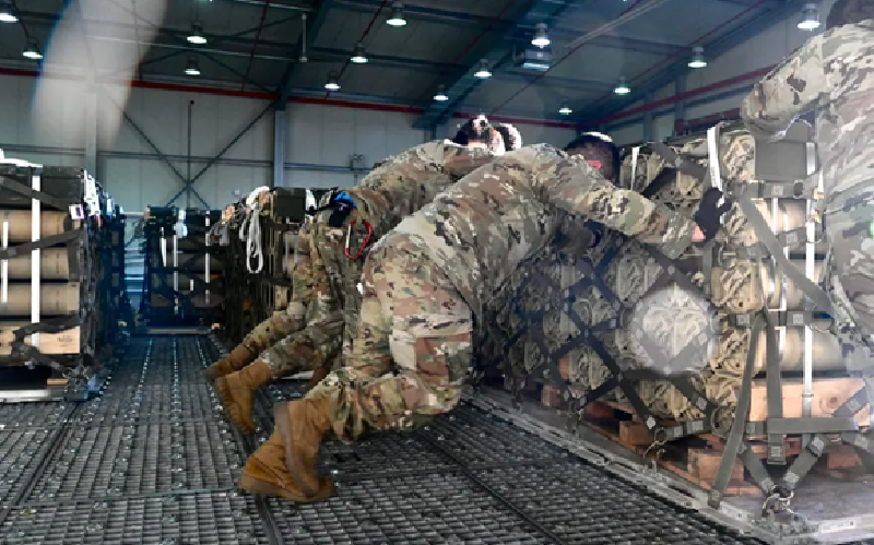 Quân Nga chặt đứt hai cây cầu, binh sĩ Ukraine thương vong nặng nề - Hình 4 Quan Nga chat dut hai cay cau, binh si Ukraine thuong vong nang ne-Hinh-4