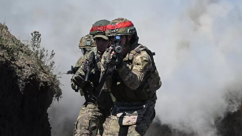 Quân Nga chặt đứt hai cây cầu, binh sĩ Ukraine thương vong nặng nề - Hình 15 Quan Nga chat dut hai cay cau, binh si Ukraine thuong vong nang ne-Hinh-15