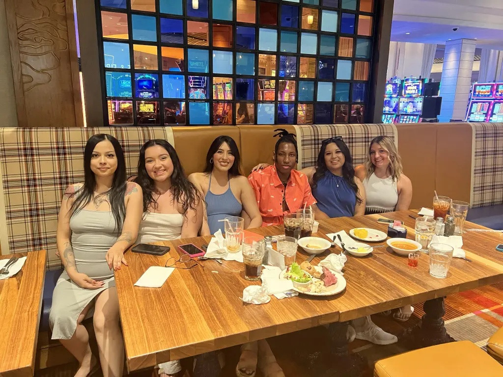 Theo Jame Barrett, anh luôn gặp khó khăn trong việc duy trì các mối quan hệ một vợ một chồng. Anh tự nhận thấy bản thân không thể duy trì sự chung thủy với chỉ một bạn đời duy nhất. Trong quá khứ, điều này đã dẫn đến việc anh thường xuyên ngoại tình, hẹn hò với nhiều phụ nữ khác ngay cả khi đã có bạn gái hoặc vợ. Tuy nhiên, việc lừa dối này khiến Jame cảm thấy tội lỗi và mâu thuẫn trong nội tâm.