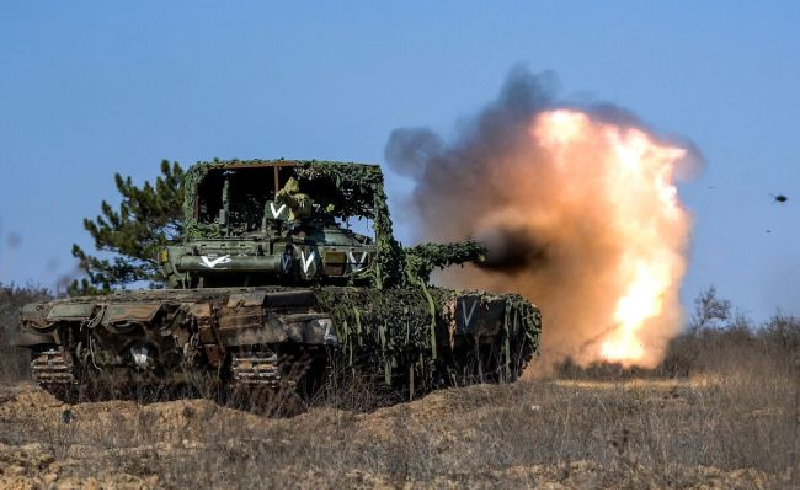 Nhưng đồng thời, Quân đội Ukraine cũng sẽ nằm trong tầm bắn của nhiều loại hỏa lực hơn từ Nga, dẫn đến tổn thất lớn hơn cho Ukraine. Lúc này, cuộc chiến sẽ phụ thuộc vào việc bên nào có “thanh máu” dày hơn. Ảnh: TASS. 