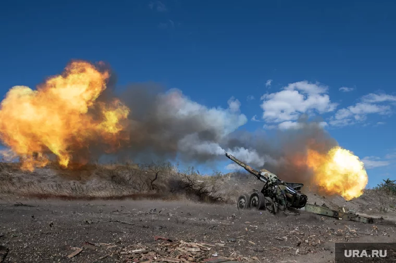 Novohrodivka được biết đến là phòng tuyến đầu tiên của thành phố Pokrovsk, nơi Quân đội Nga hầu như có thể sử dụng tất cả các loại vũ khí hỏa lực gián tiếp để tấn công Pokrovsk, bao gồm cả máy bay không người lái cáp quang. Ảnh: Ura.ru. 