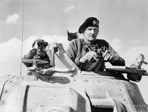 Mặc dù Quân đội Ai Cập không trực tiếp tham chiến, lãnh thổ nước này trở thành "sân khấu" của những trận đánh lịch sử. Các loại tăng thiết giáp triển khai tại đây không chỉ bảo vệ kênh đào Suez, mà còn khẳng định giá trị chiến lược của Ai Cập trong cuộc chiến. Những chiếc xe tăng này là biểu tượng của sức mạnh công nghệ thời bấy giờ và góp phần vào thành công của các chiến dịch tại Bắc Phi. (Nguồn ảnh: Bild, Imperial War museum collection, Wikipedia, cwgc.org).