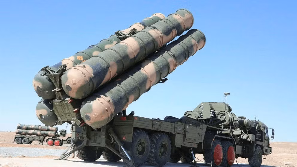 S-300 là hệ thống tên lửa đất đối không tầm xa của Nga do công ty NPO Almaz phát triển, với phiên bản đầu tiên là S-300P đi vào hoạt động từ năm 1979. Hệ thống này được thiết kế để chống lại máy bay, tên lửa hành trình và cả tên lửa đạn đạo, khiến nó được đánh giá là một công cụ phòng không đa năng.