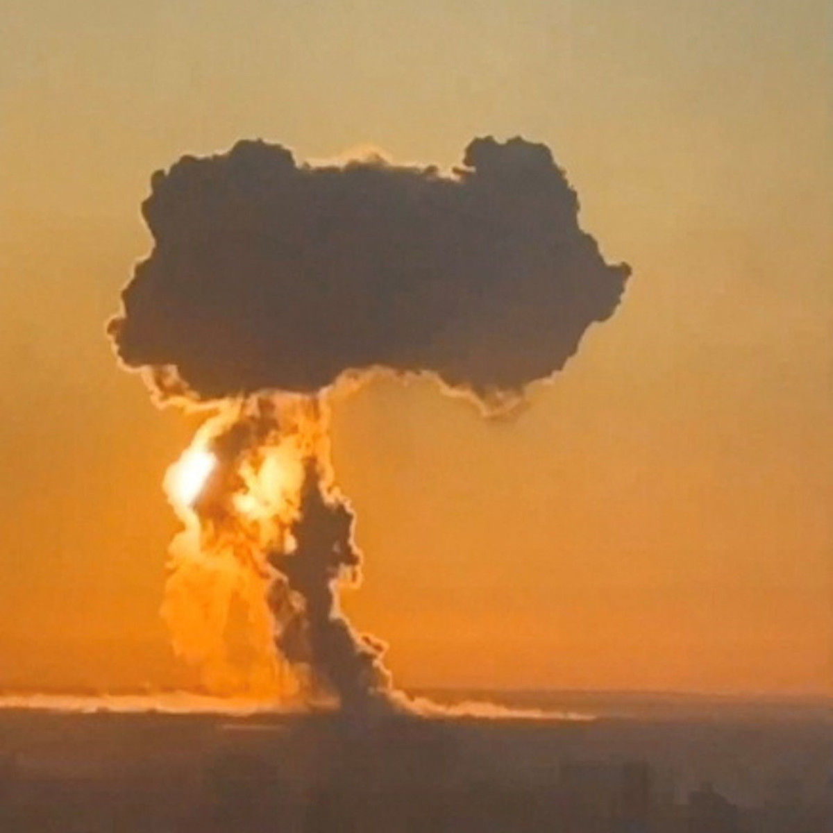 Bộ Tổng tham mưu Ukraine vừa tuyên bố ngày 27/3, lực lượng Phòng không Ukraine đã phá hủy 96 tên lửa hành trình, trong một cuộc tấn công bằng máy bay không người lái vào căn cứ không quân Engels-2 của Lực lượng Hàng không vũ trụ Nga vào ngày 20/3/2025. Ảnh Reuters