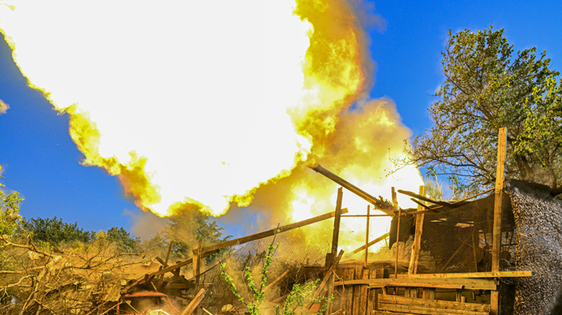 Mặc dù số lượng các đơn vị Ukraine đã giảm, nhưng sức mạnh của Ukraine tại mặt trận Kursk có lẽ không giảm bớt, do các lữ đoàn khác liên tục điều động lực lượng dự bị từ hậu phương để chặn đà tiến của quân Nga và tổ chức các đợt phản công liên tục. Ảnh: Ura.ru.