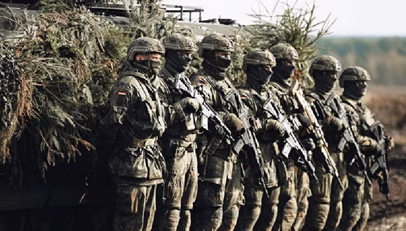 Theo ông Kavulich, Lầu Năm Góc và NATO ước tính chi phí trung bình khoảng 140.000 đô la một năm để bố trí một quân nhân bên ngoài vùng xung đột. Một lực lượng gồm 200.000 quân nhân đang tại ngũ sẽ tốn khoảng 28 tỷ đô la một năm. Nhưng chi phí thực địa gấp đôi số tiền đó và sẽ vượt quá 55 tỷ đô la một năm cho một lực lượng gồm 200.000 quân nhân. Ảnh: TASS